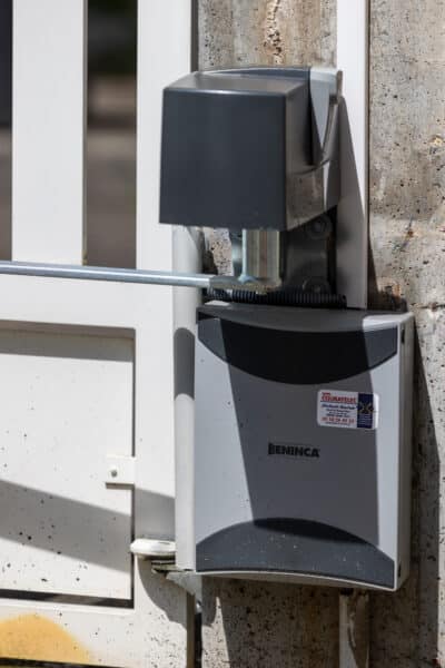Moteur électrique de portail extérieur Beninca.